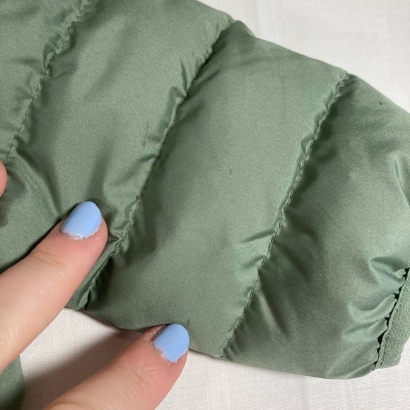 GAP baby 3-6 months puffer jacket Grogu *has some marks* - Picture 8 of 16